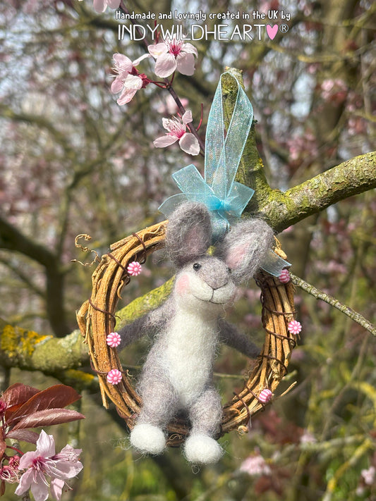 Needle_Felted_Rabbit_in_Miniature_Wreath_Easter_Decorations