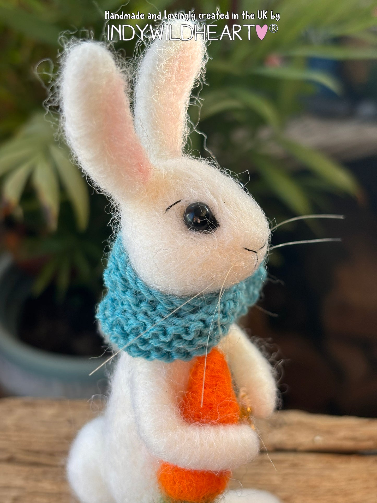 Needle Felted White Rabbit - Handmade needle felted Bunny - Rabbit Wool Sculpture - Snowy