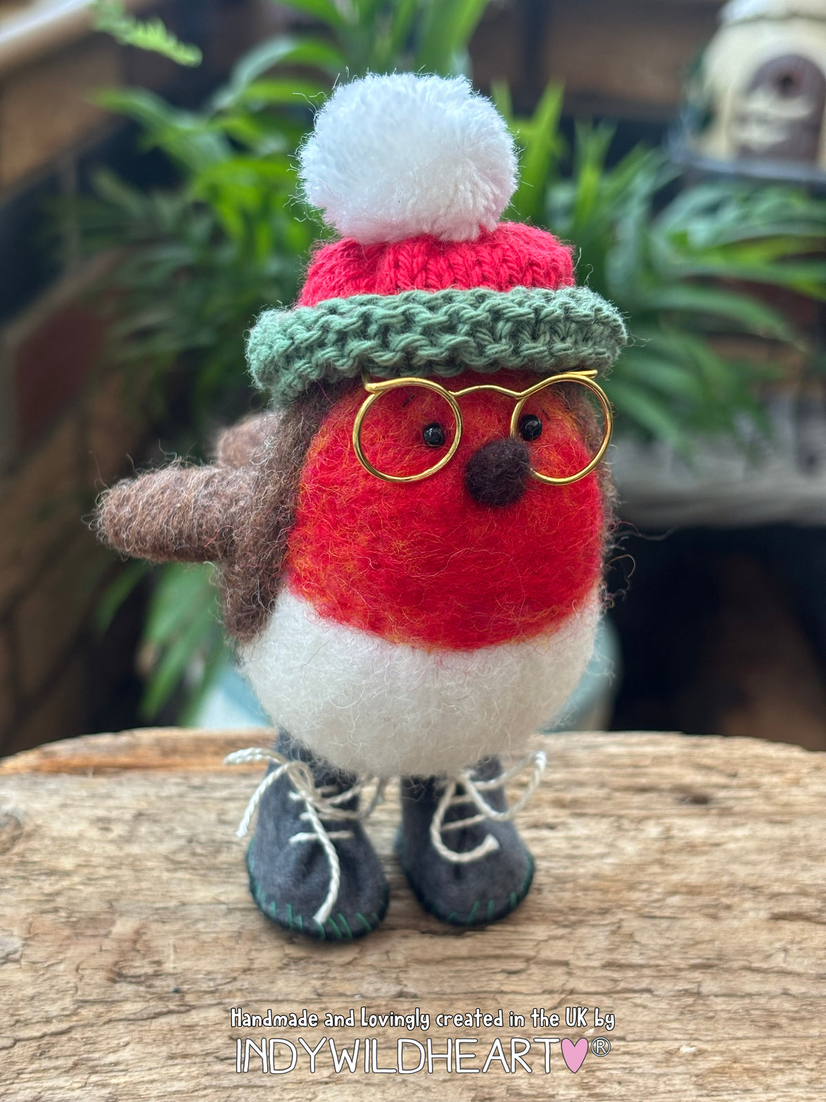 Needle Felted Robin Collectible Character - Handmade Robin Ornament