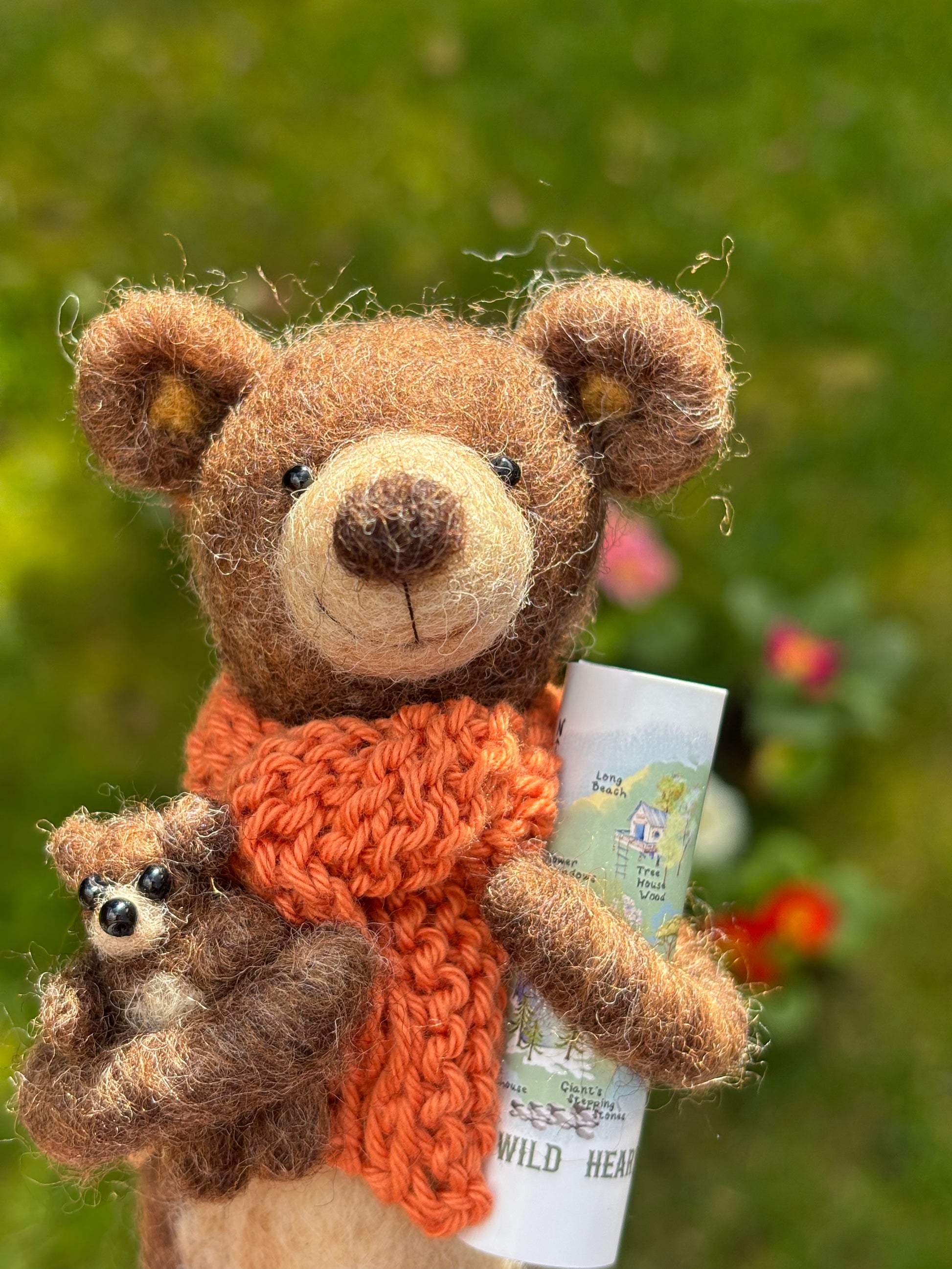 Needle Felt Bear - Needle Felted Bear Collectable - Handmade Bear Gift - Fibre Art - Brown Bear Wool Sculpture