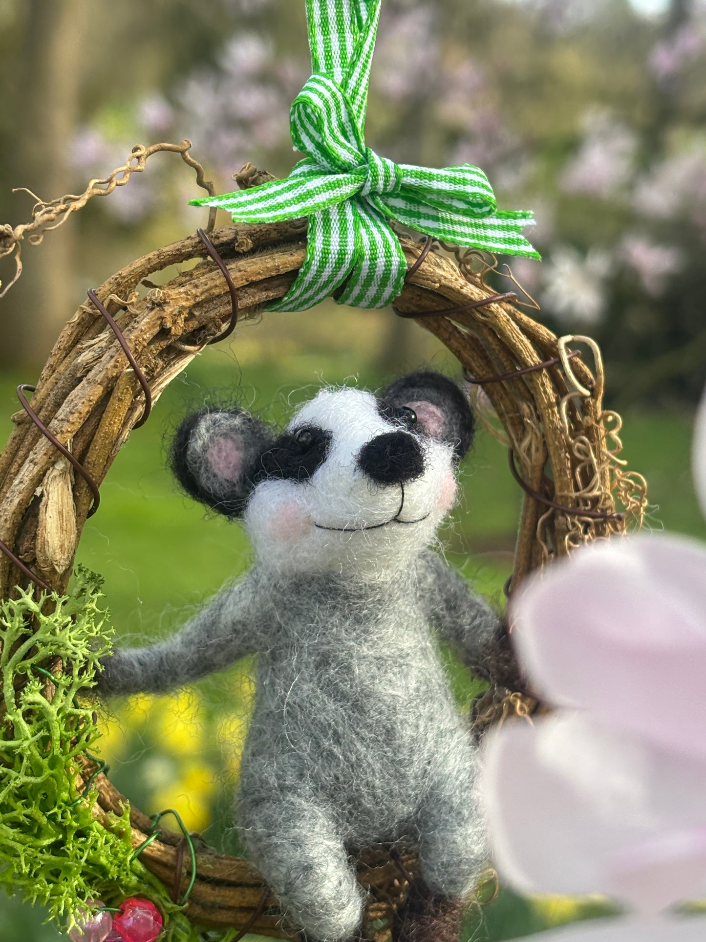 Needle Felted Badger Miniature Wreath - Spring Decoration - Badger
