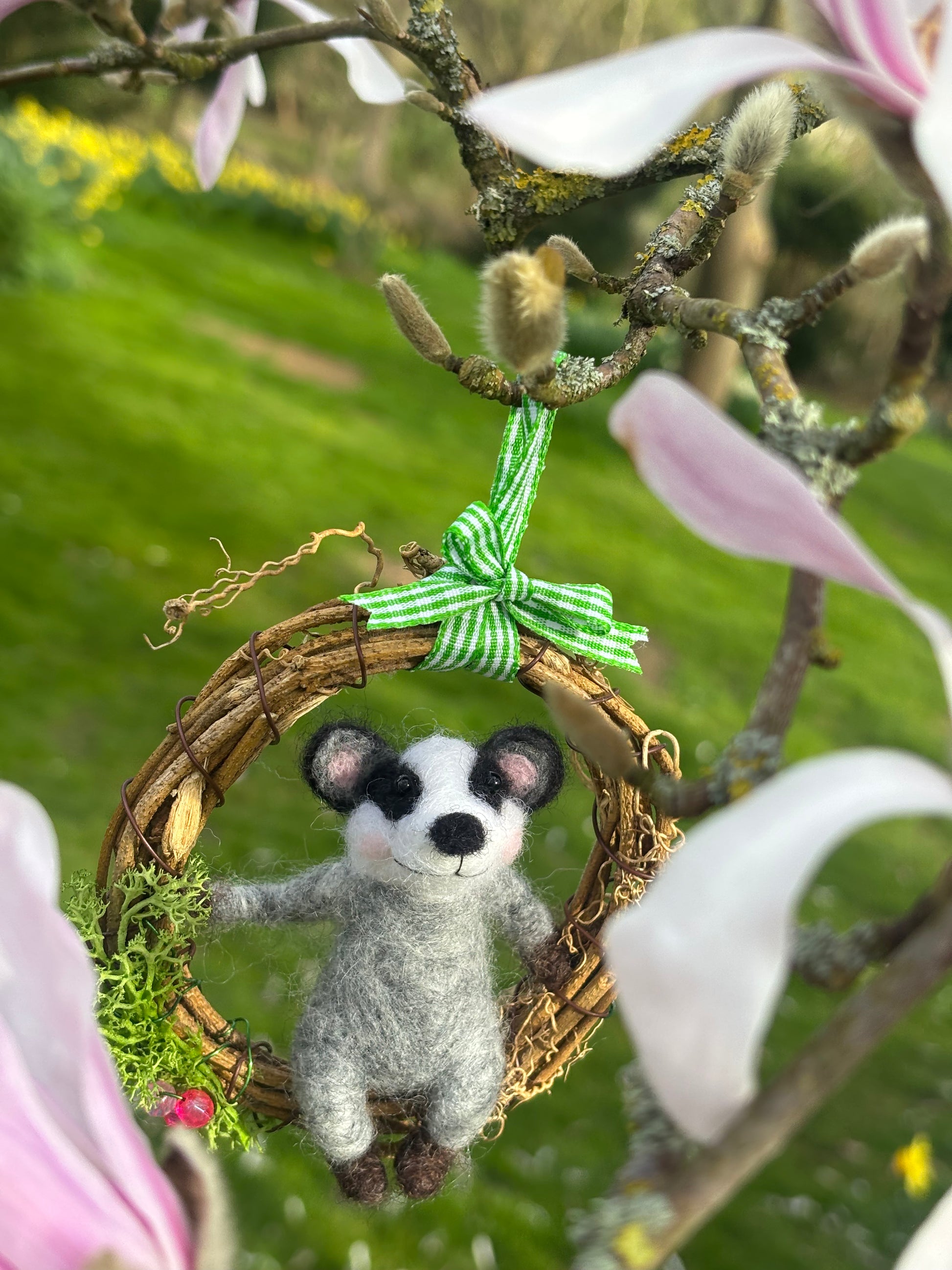 Needle Felted Badger Miniature Wreath - Spring Decoration - Badgers Needle Felted