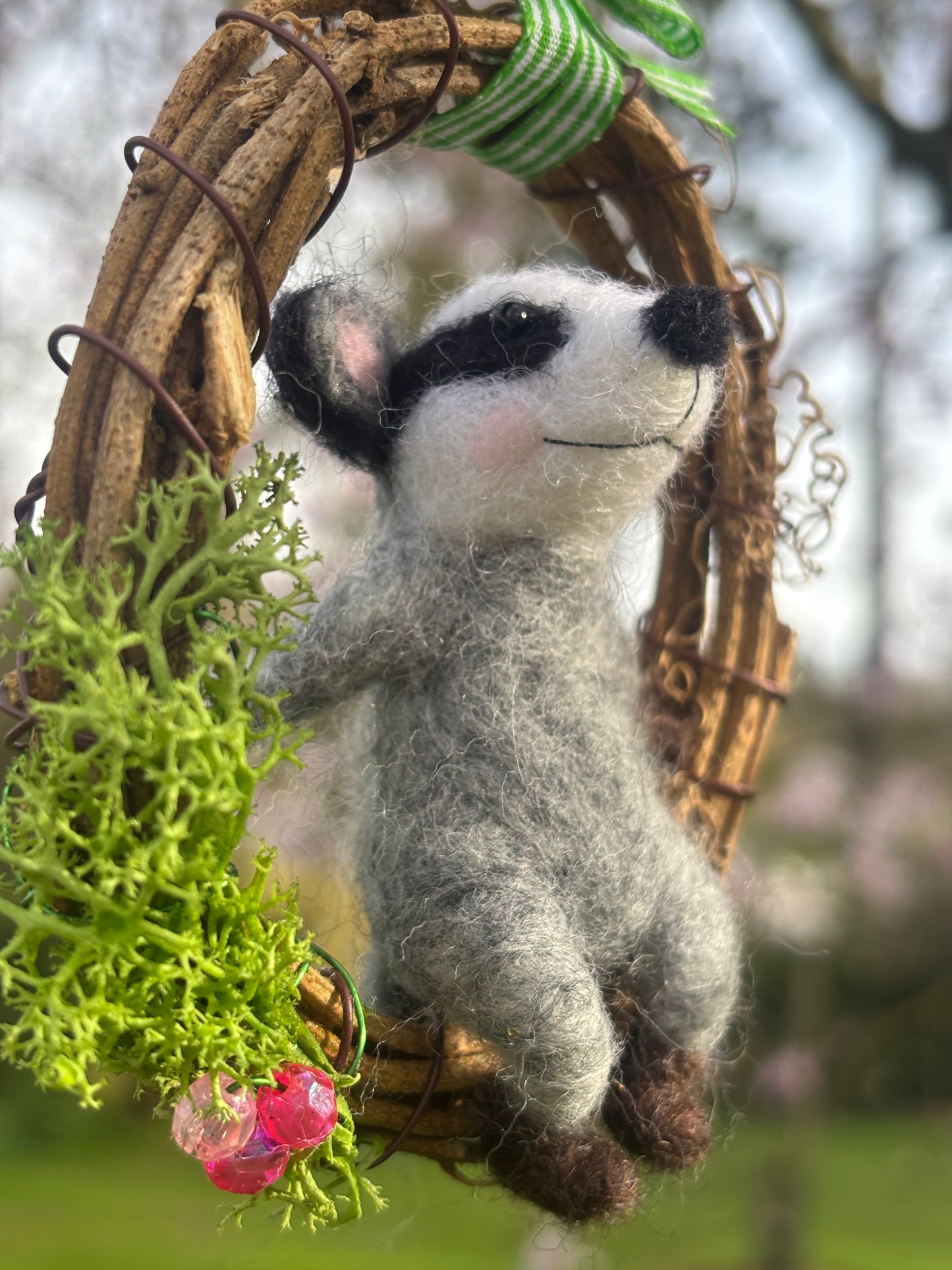 Needle Felted Badger Miniature Wreath - Spring Decoration - Badgers Needle Felted - Felted Wreath Decoration