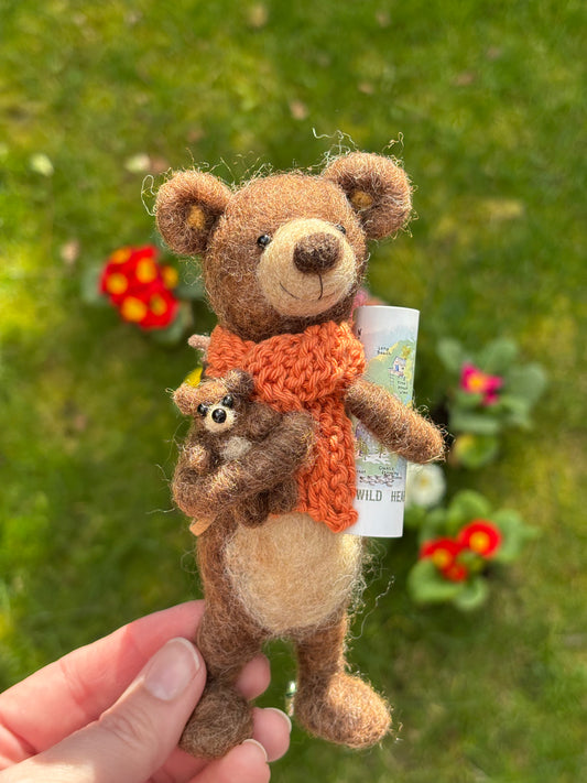 Needle Felted Bear - Needle Felt Bear Collectable - Handmade Bear Gift - Fibre Art - Brown Bear Wool Sculpture