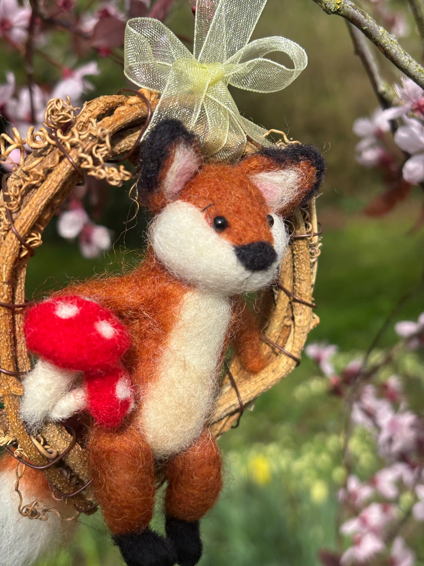 Needle Felted Fox Wreath - Needle Felted Gifts - Cute Felt Hanging Decoration - Miniature Fox Wreath