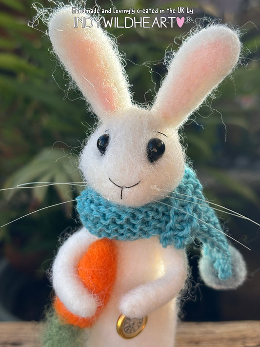 Needle Felted White Rabbit - Handmade needle felted Bunny - Rabbit Wool Sculpture - Snowy